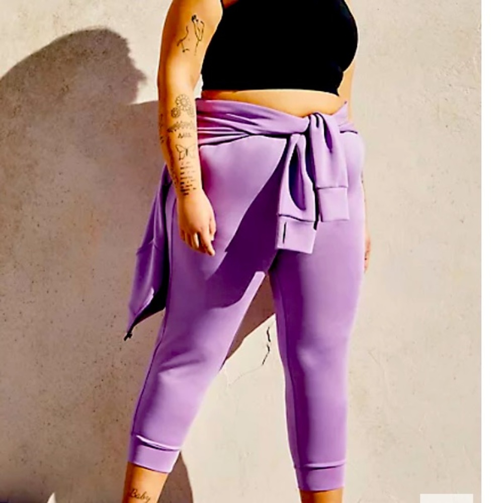 New, w/tags lavender joggers by torrid.
